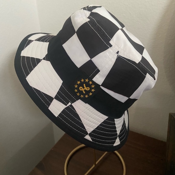 Lrg Accessories - Reversed checker bucket hat